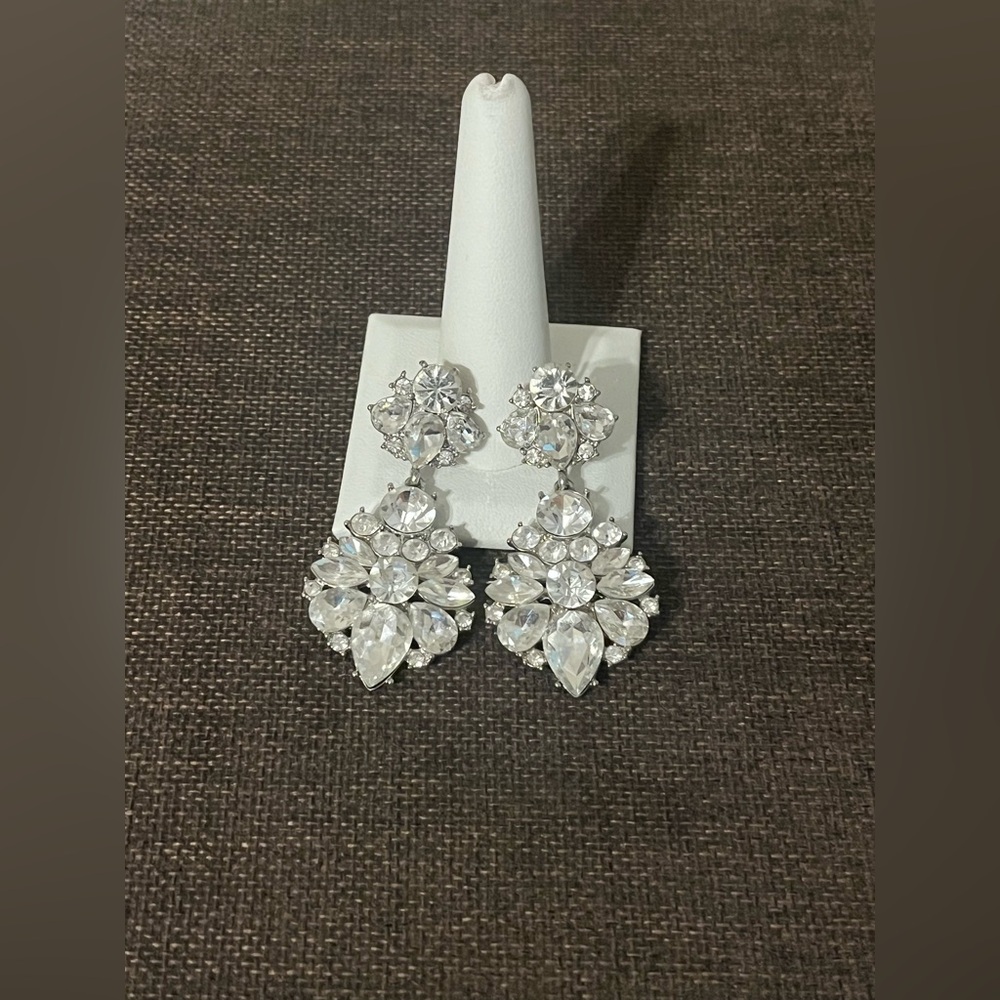 Elegant Crystal Drop Earrings